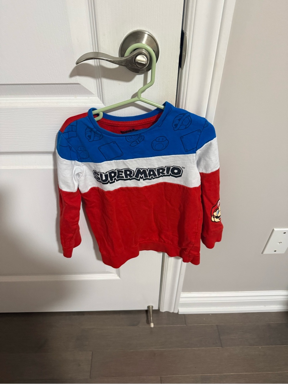 Super Mario sweat top